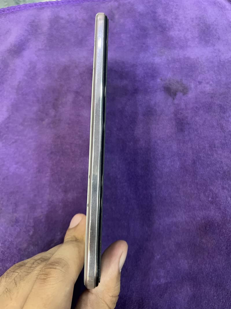 Vivo V21 3