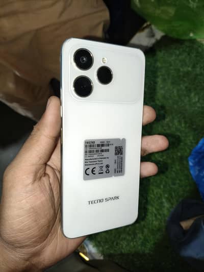 Tecno spark 40