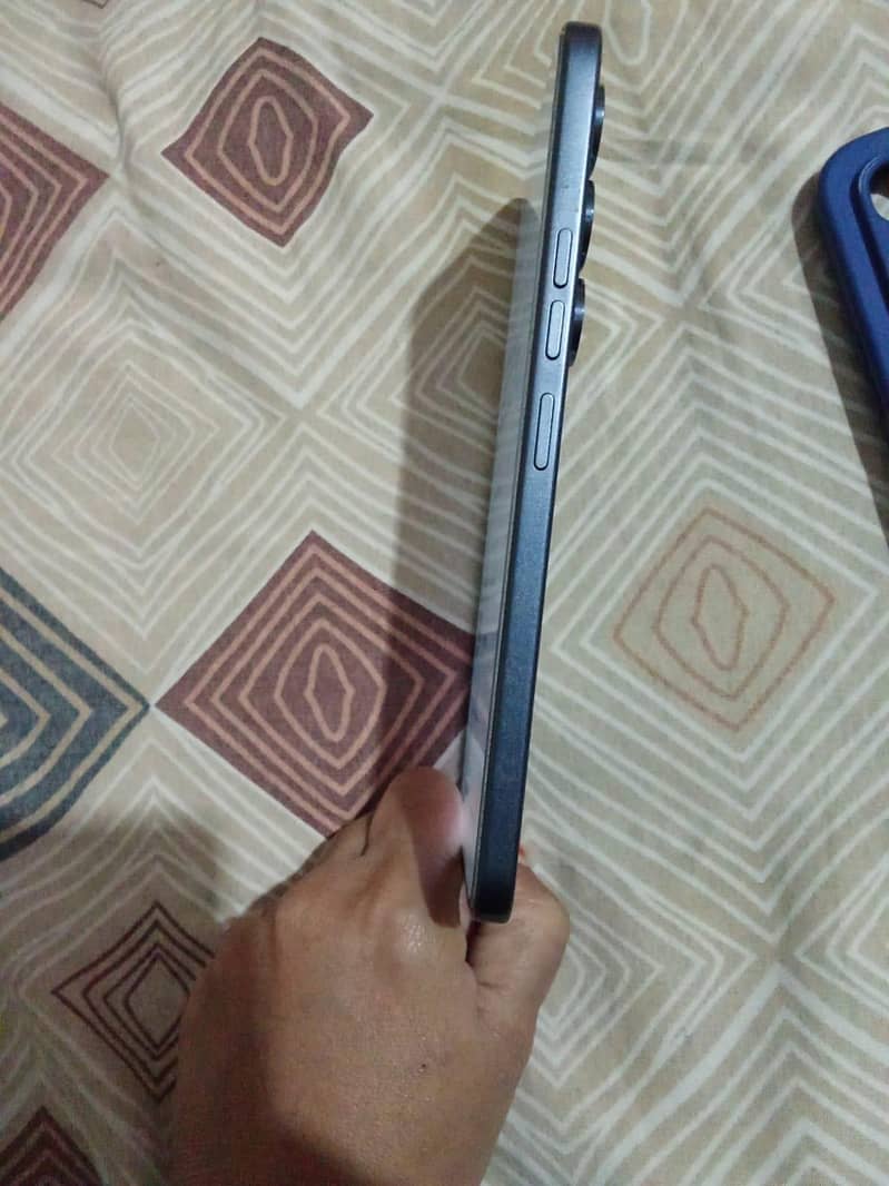 Tecno Spark 40 pro 2