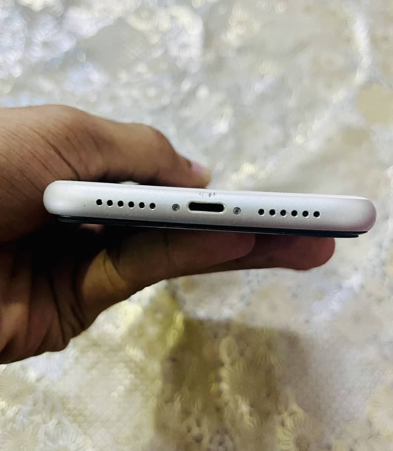 Apple iPhone 11 2