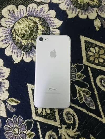 Apple iPhone 7 official pta approved urgent sale