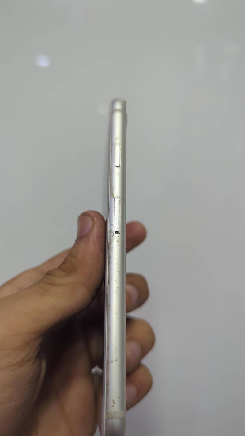Apple iPhone 8 0