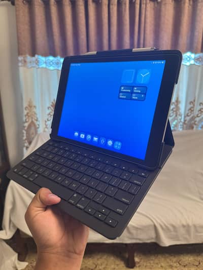 iPad 9th gen | apple pencil | Logitech keyboard cover