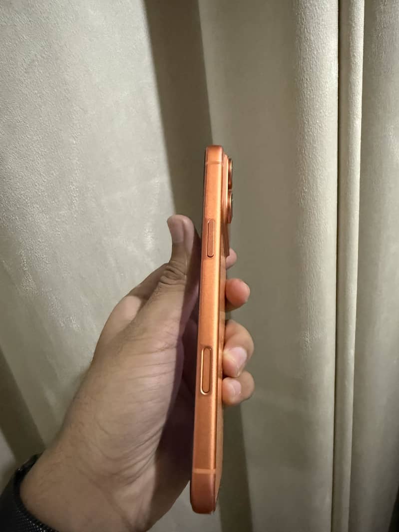 Apple iPhone 17 Pro Max 4