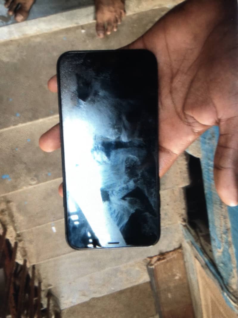 Apple iPhone X 4