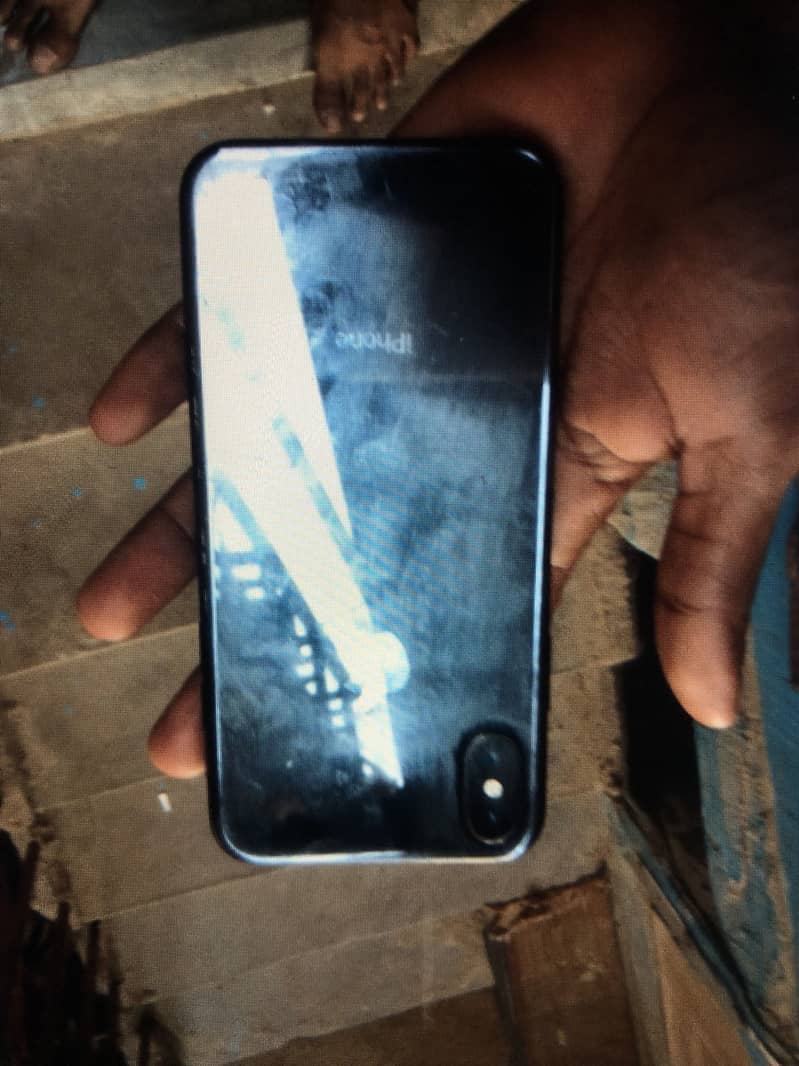 Apple iPhone X 5