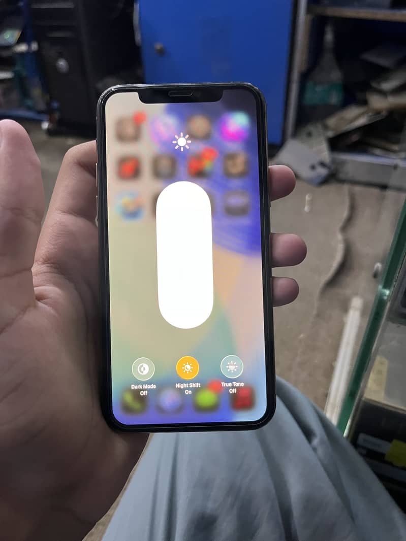 Apple iPhone 11 Pro 4