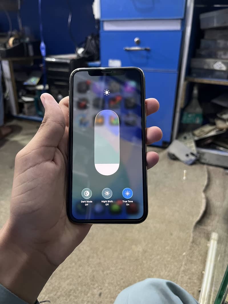 Apple iPhone 11 Pro 6