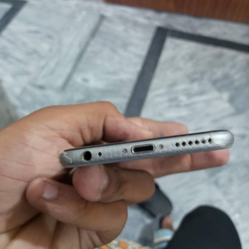 Apple iPhone 6S 1
