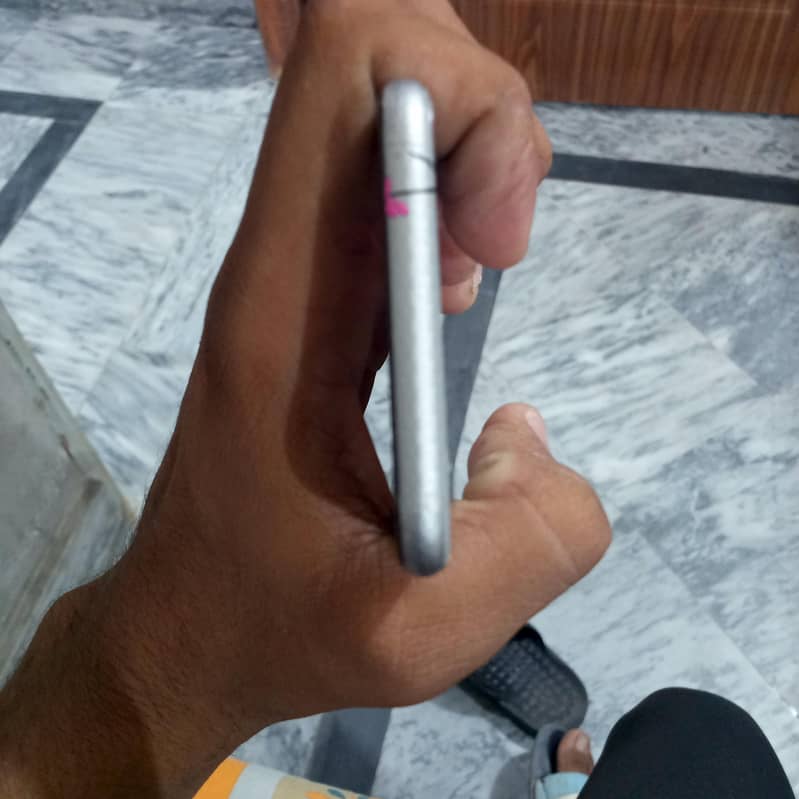 Apple iPhone 6S 2