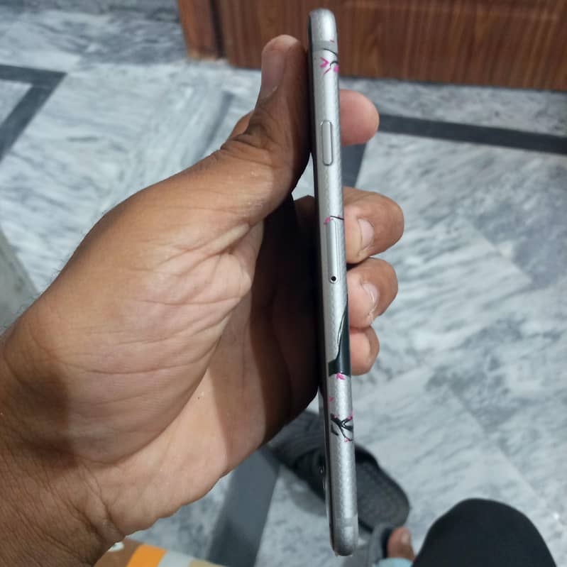 Apple iPhone 6S 5