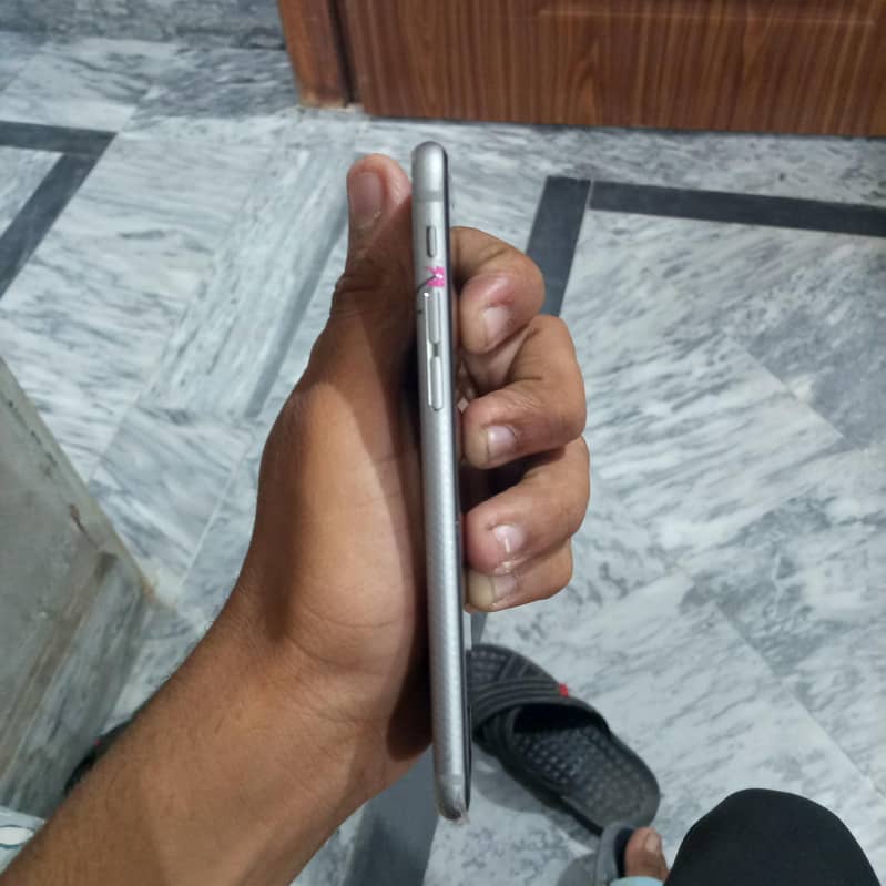 Apple iPhone 6S 6
