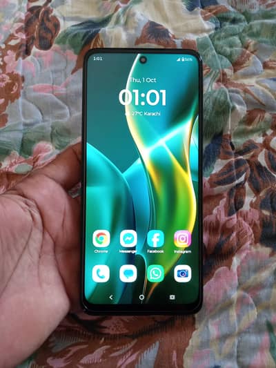 Motorola Moto 5G 2025 4+2 128