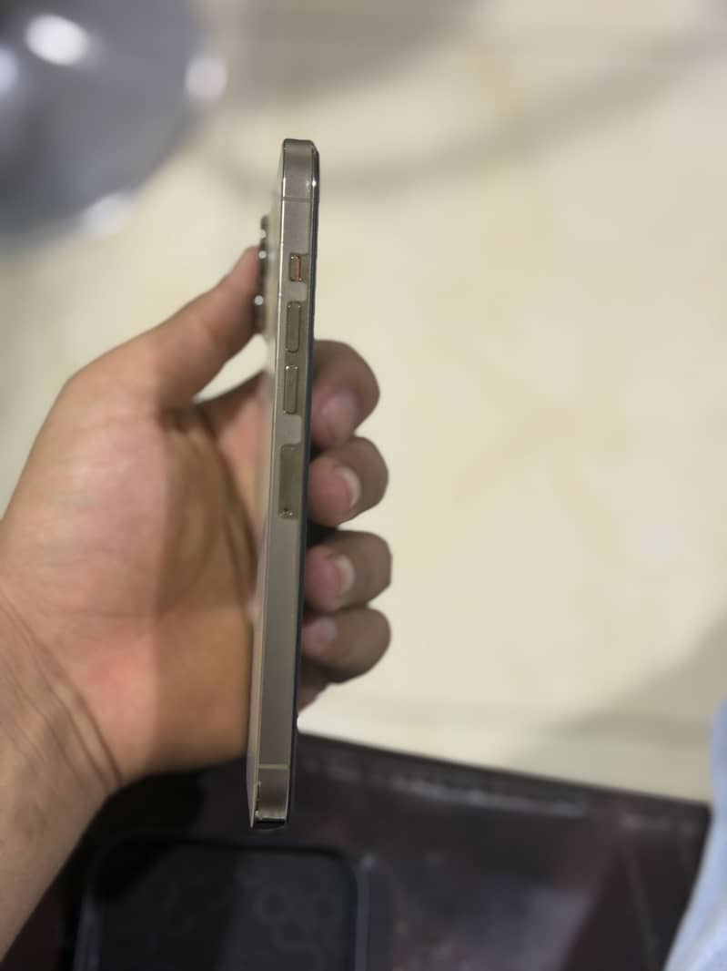 Apple iPhone 13 Pro Max 2