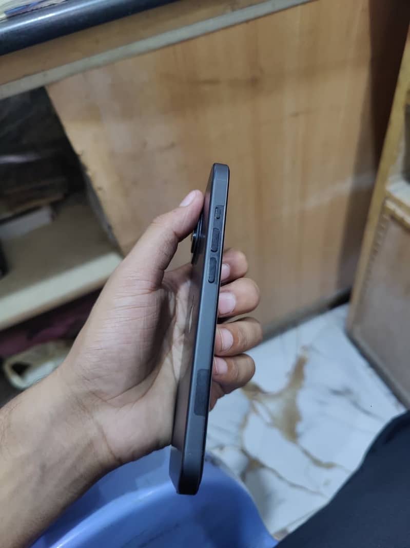Apple iPhone 15 2