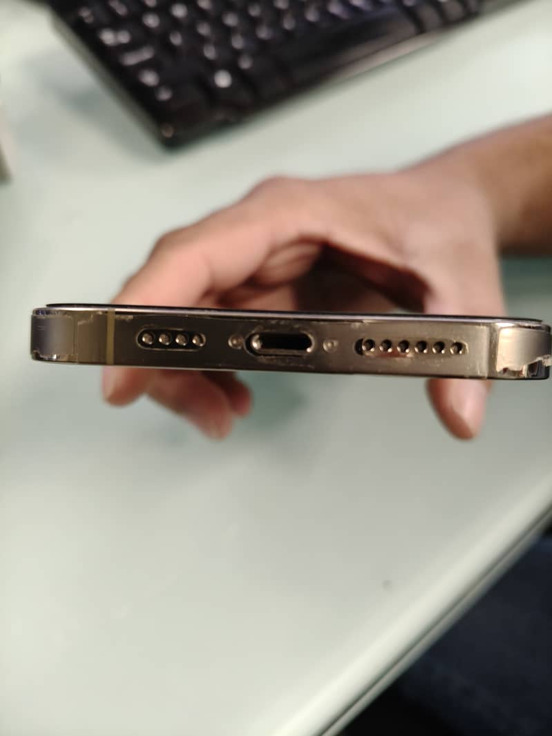 Apple iPhone 14 Pro Max 4