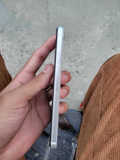 Apple iPhone SE