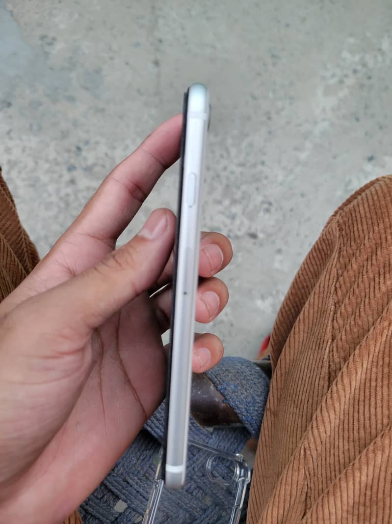 Apple iPhone SE 0