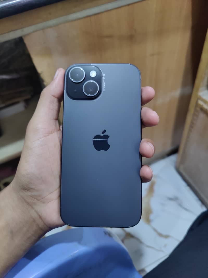 Apple iPhone 15 4