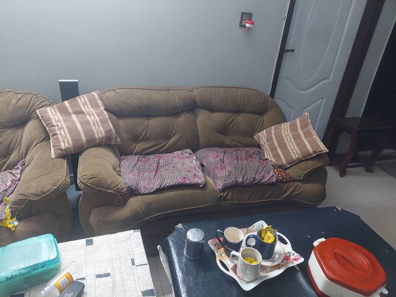 7 seater sofa set. 2