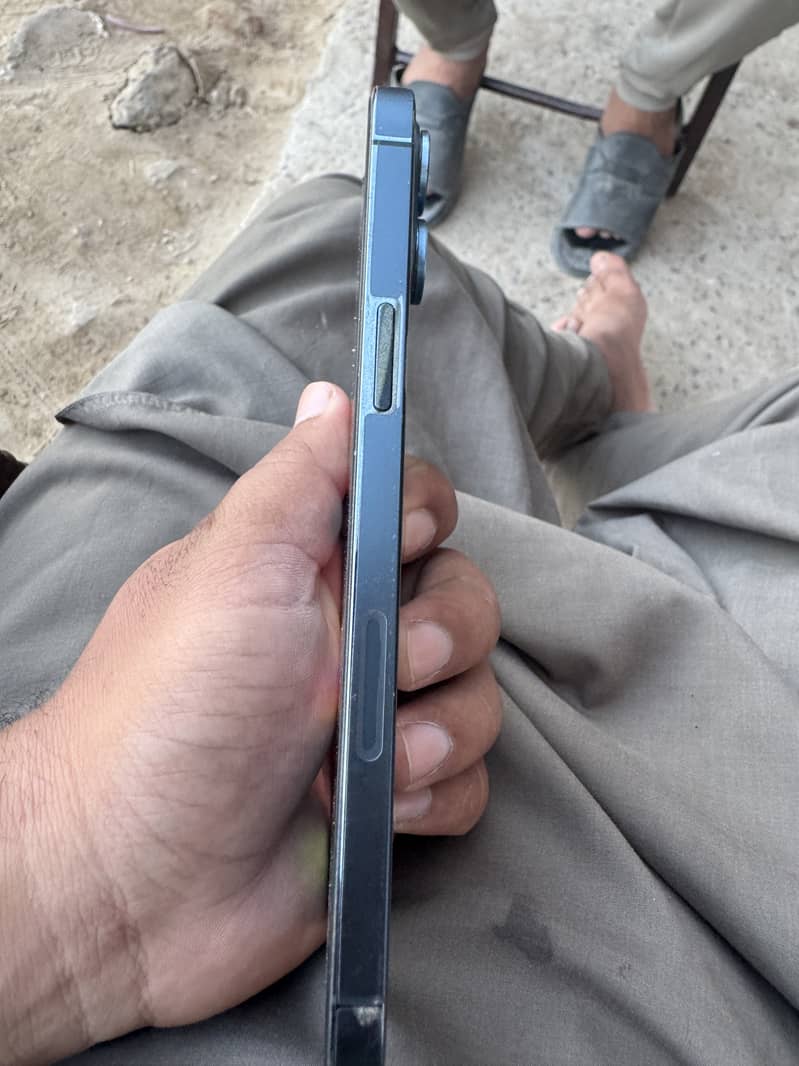 Apple iPhone 12 Pro Max 2