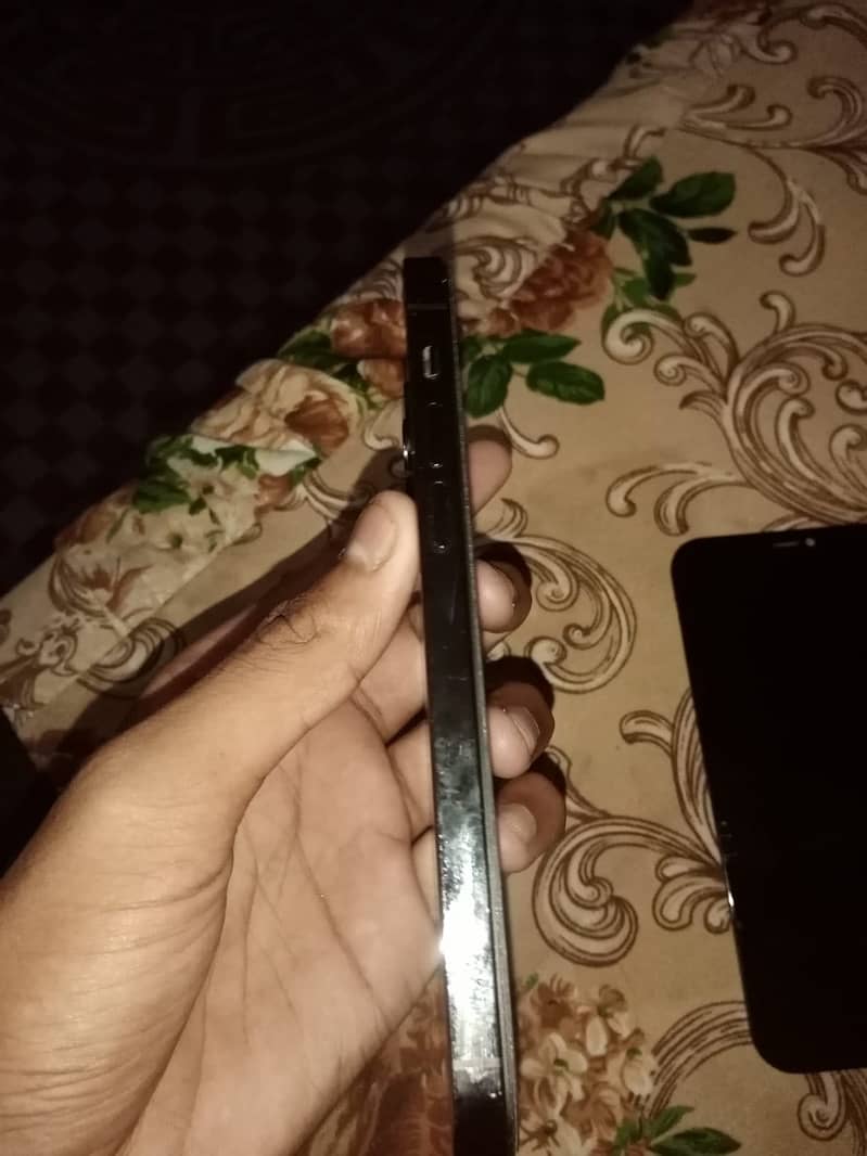 Apple iPhone 12 Pro 3