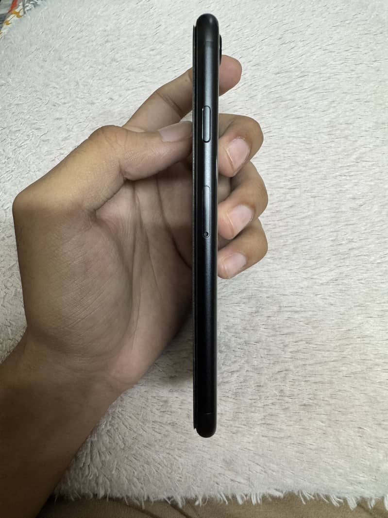 Apple iPhone SE 2nd Generation 3