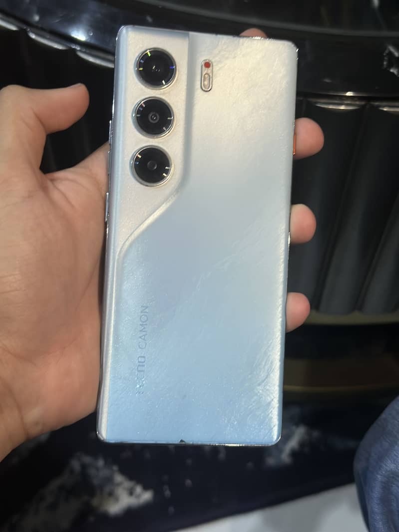 Tecno CAMON 40 Pro 0