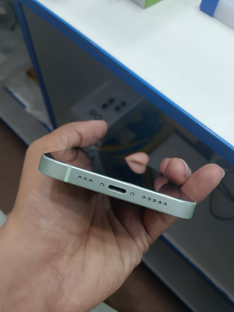 Apple iPhone 12 2
