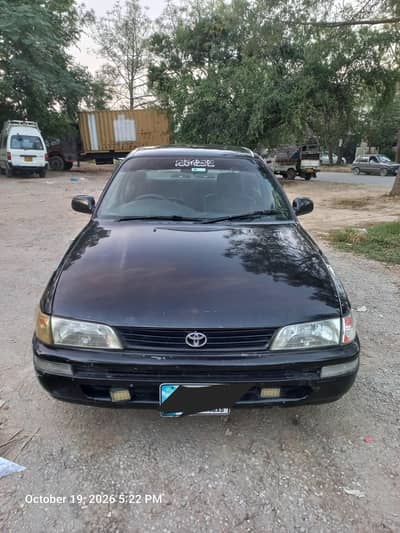 Toyota Corolla XE 2001  total genioun color