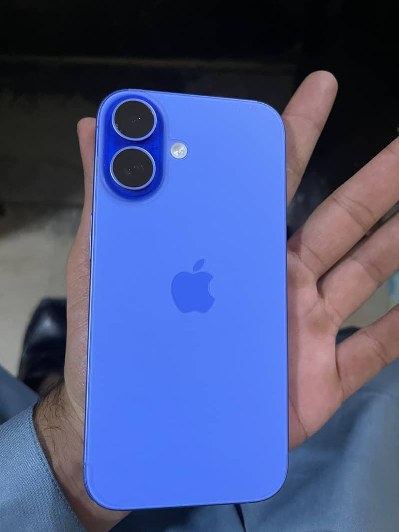 Apple iPhone 16 0