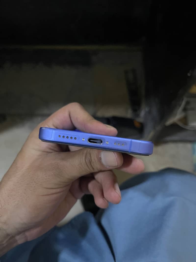 Apple iPhone 16 2
