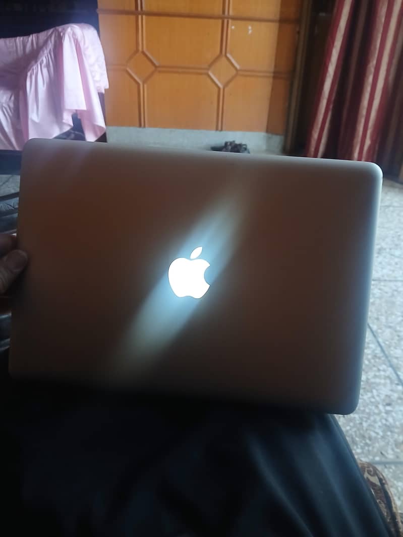 Macbook Pro 0