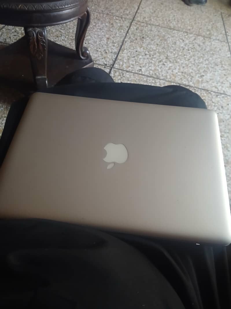 Macbook Pro 1