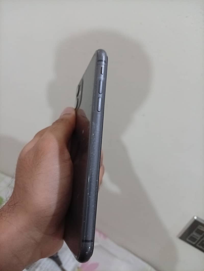 Apple iPhone 11 2