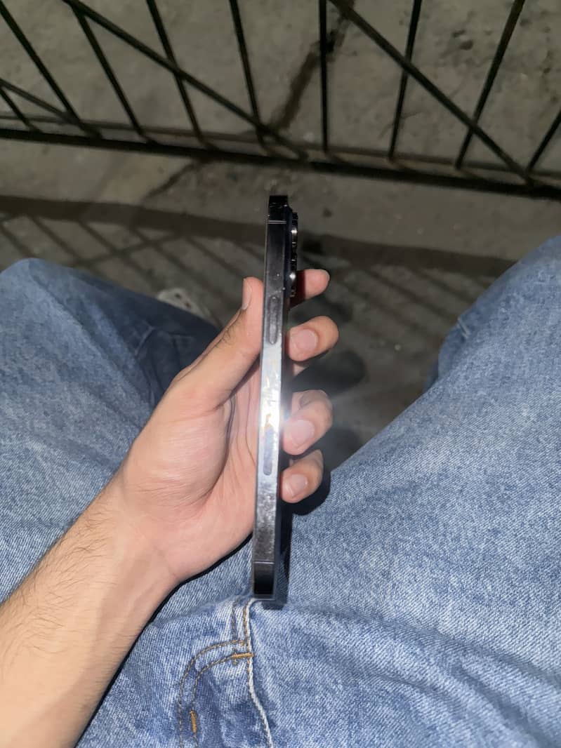 Apple iPhone 14 Pro Max 3