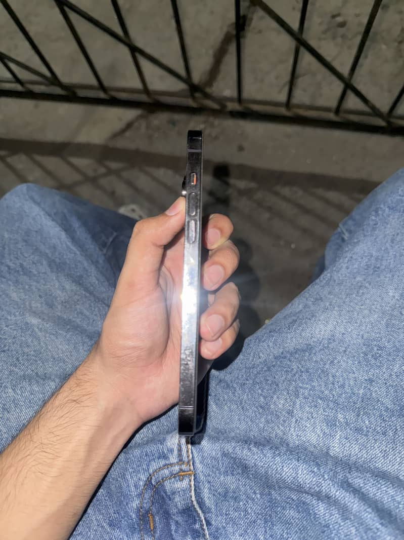 Apple iPhone 14 Pro Max 4