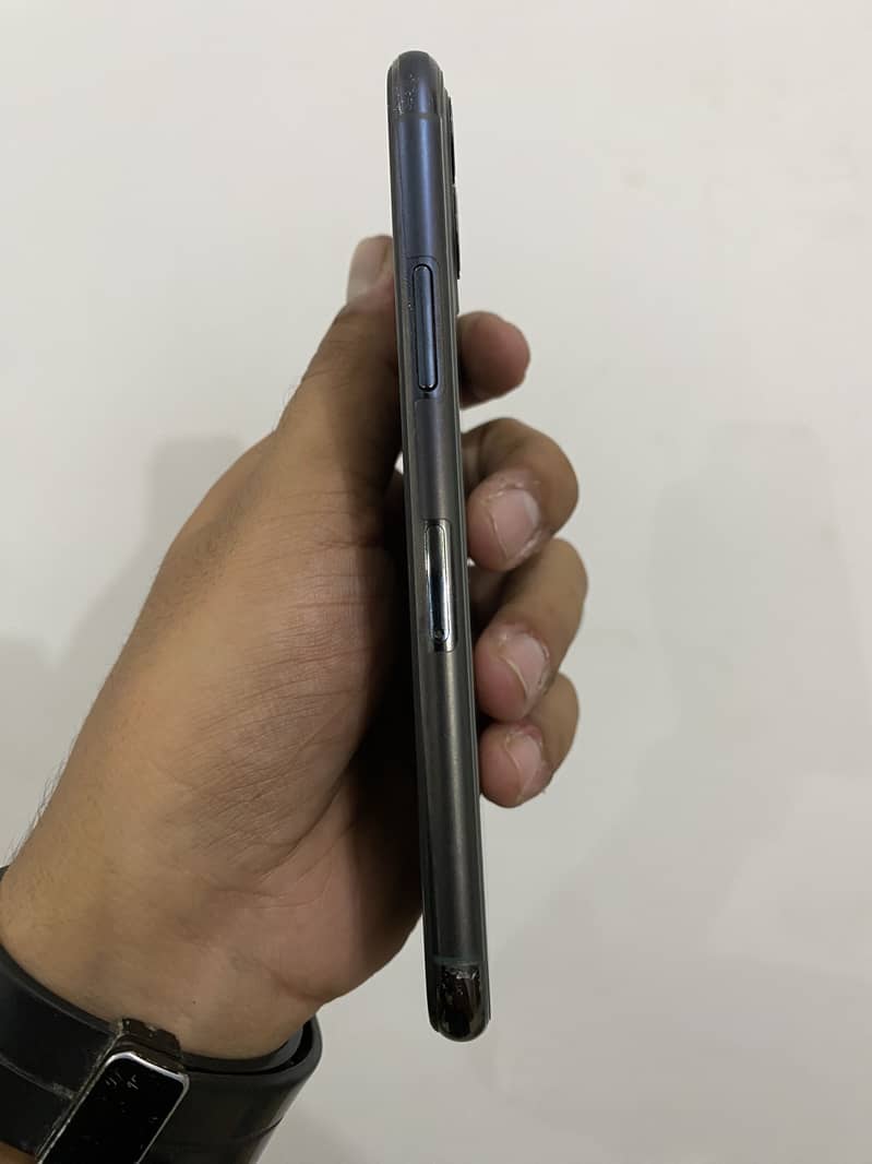 Apple iPhone 11 Pro 7