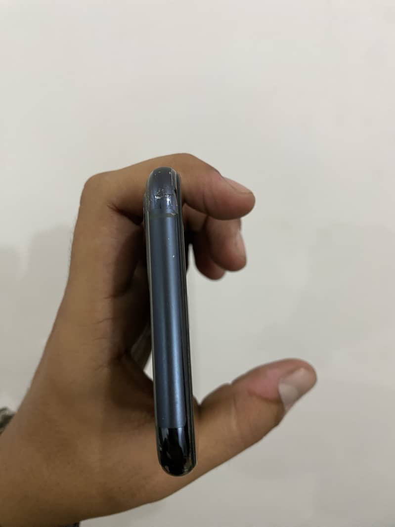 Apple iPhone 11 Pro 9