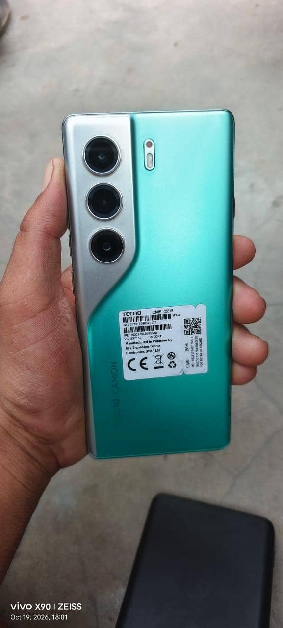 Tecno CAMON 40 Pro 1