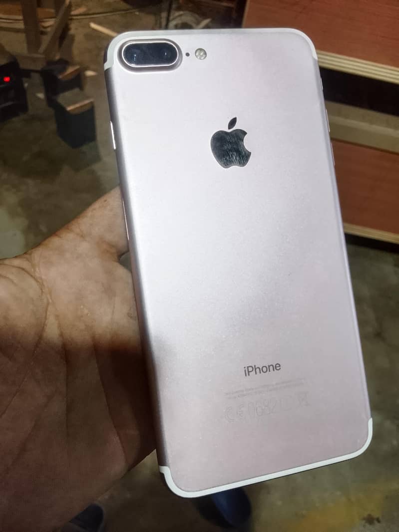 Apple iPhone 7 Plus 0