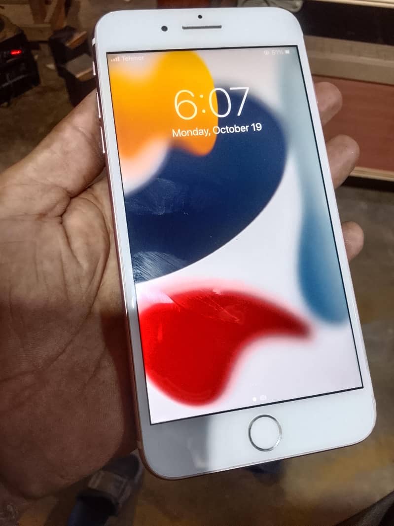 Apple iPhone 7 Plus 1