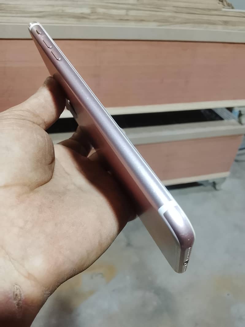 Apple iPhone 7 Plus 2