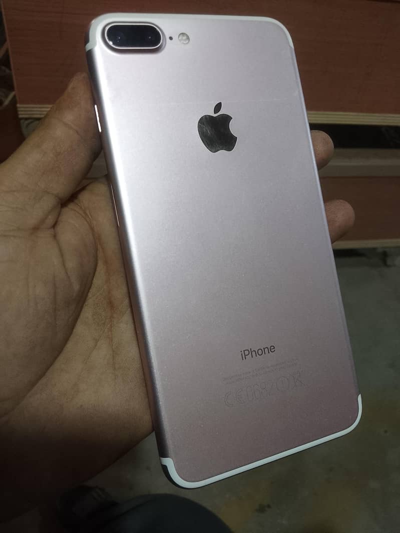 Apple iPhone 7 Plus 3