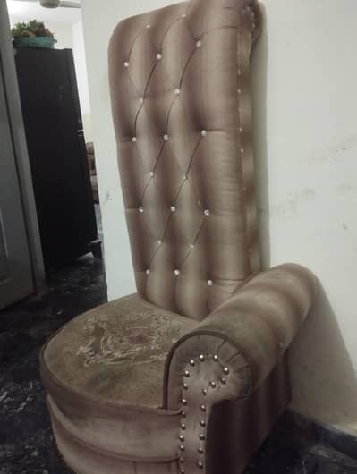 pair of high-back tufted bedroom chairs / high-back sofa chairs ( set2