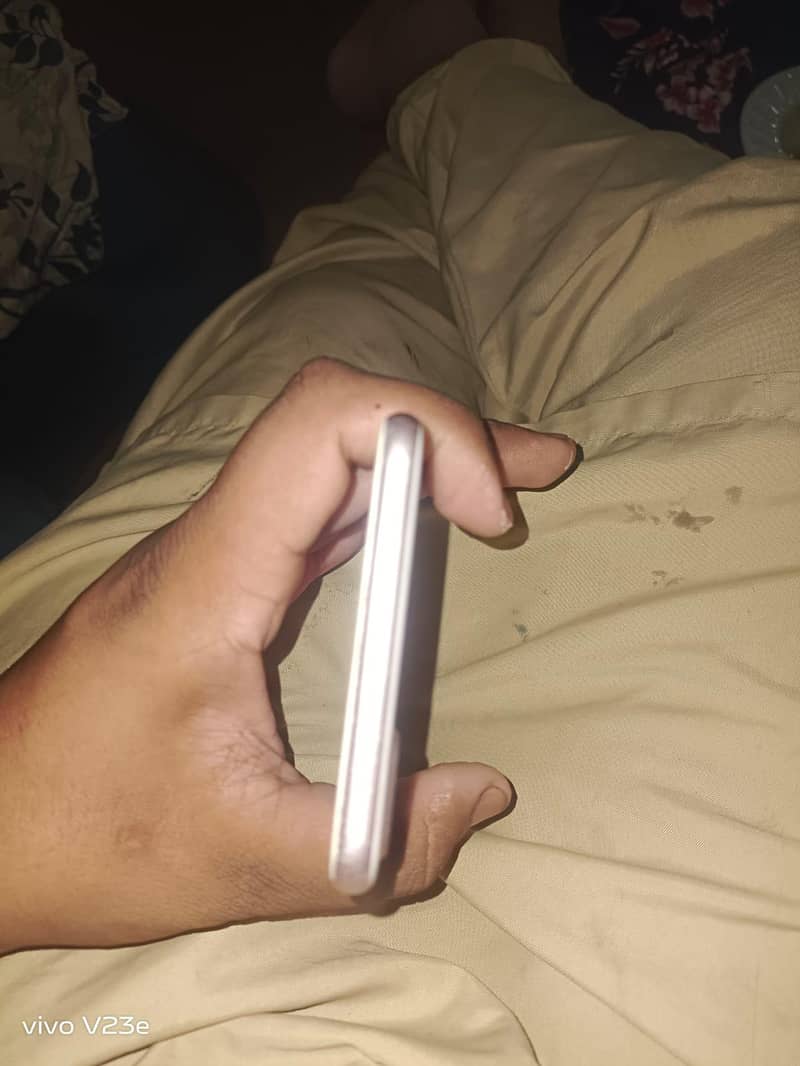 Apple iPhone 7 Plus 2