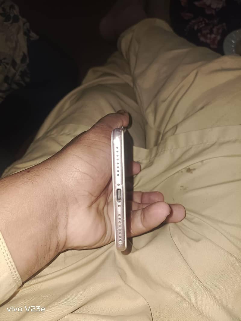 Apple iPhone 7 Plus 3