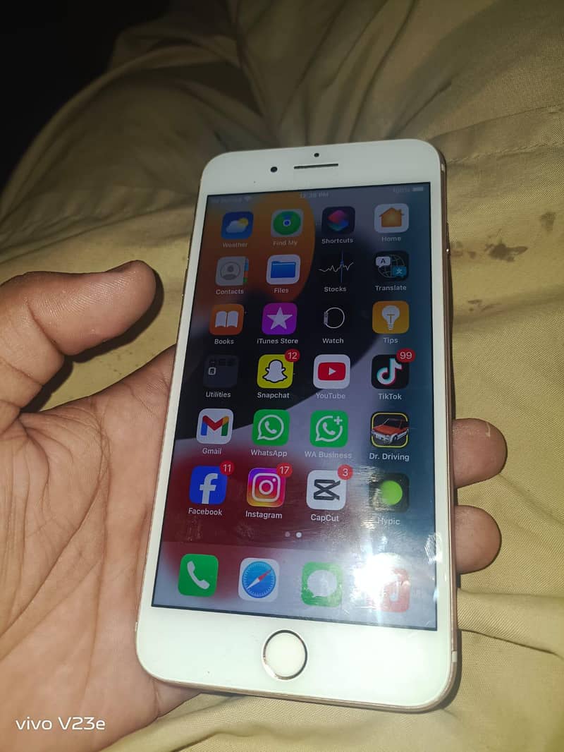 Apple iPhone 7 Plus 5