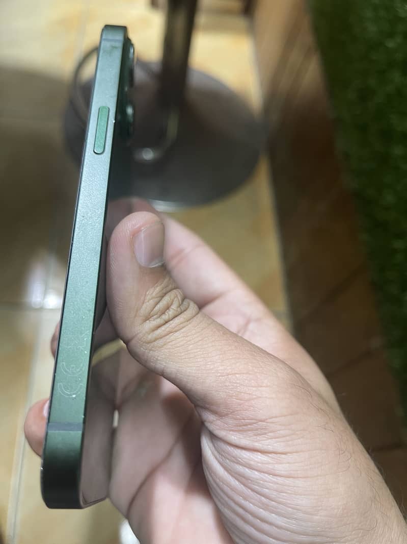 Apple iPhone 13 3