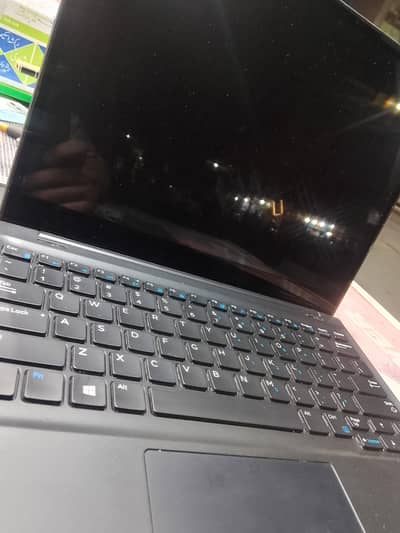 DELL i7/7th 16GB/256GB  Gen NON TOUCH
